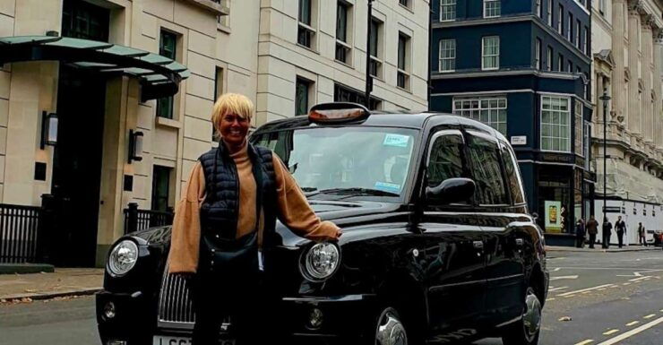 London: Monuments & Back Streets Guided Tour in Black Taxi - Activity Details