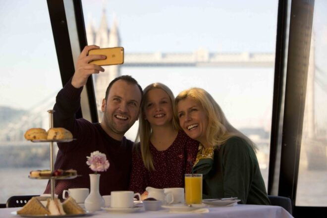 London Mother's Day Afternoon Tea Cruise - Inclusions