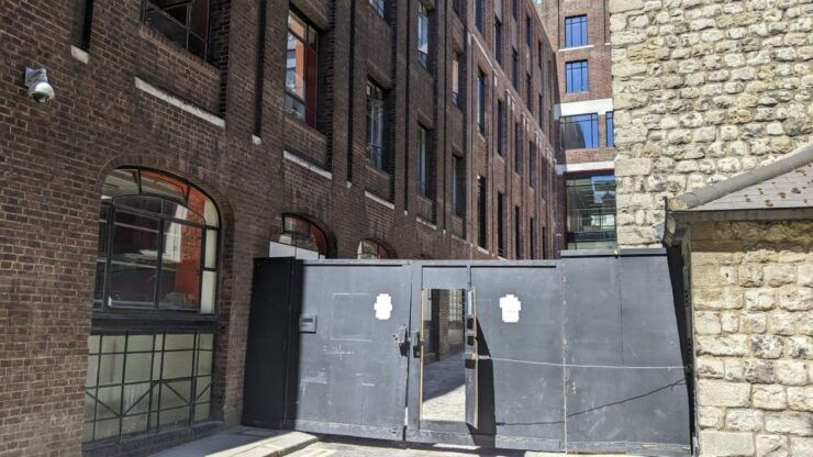 London: Music Scene of the 60s and 70s Self-guided Walk - Notable Musicians and Bands of the 60s and 70s