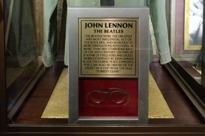 London Music Tour (Soho) - Recreating the Iconic Ziggy Stardust LP Cover