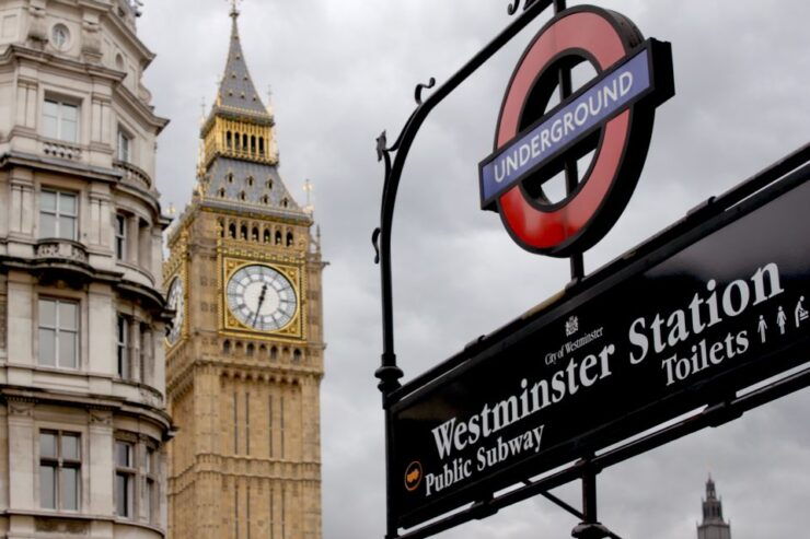 London Must-See 3 Hours Walking Tour - Landmarks and Monuments