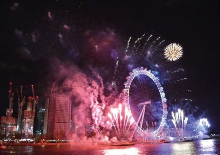 London: New Years Eve 3-Course Dinner and Thames Cruise - Boarding the Meteor Clipper for a Thames Cruise