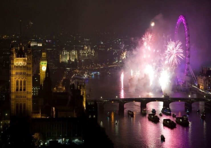 London: New Year's Eve Fireworks Cruise - Experience