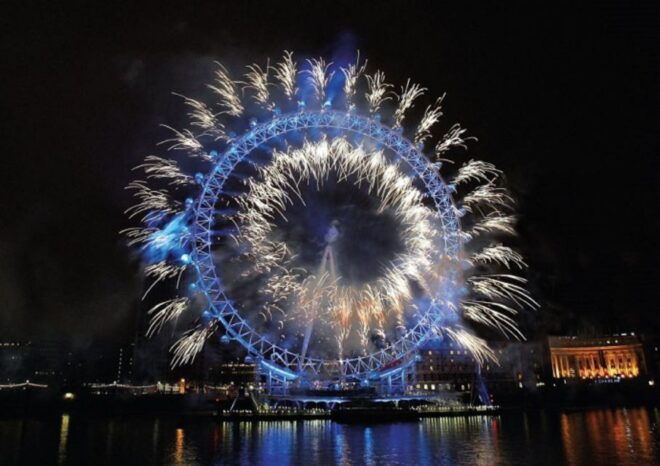 London: New Year's Eve Fireworks Cruise - Fireworks Viewing