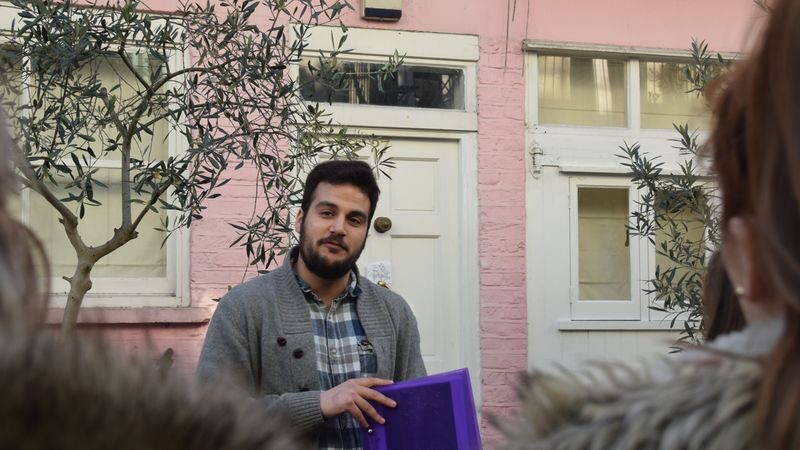 London Notting Hill 2-Hour Guided Walking Tour - Portobello Road and the neighborhood walk