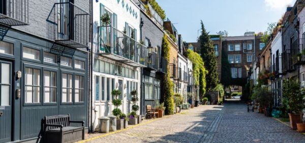London: Notting Hill Self-Guided Walking Tour With an APP - The Sum Up