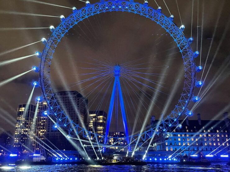 London: NYE Fireworks - Front Row Views From the Thames - Experience the Ultimate Front Row Views