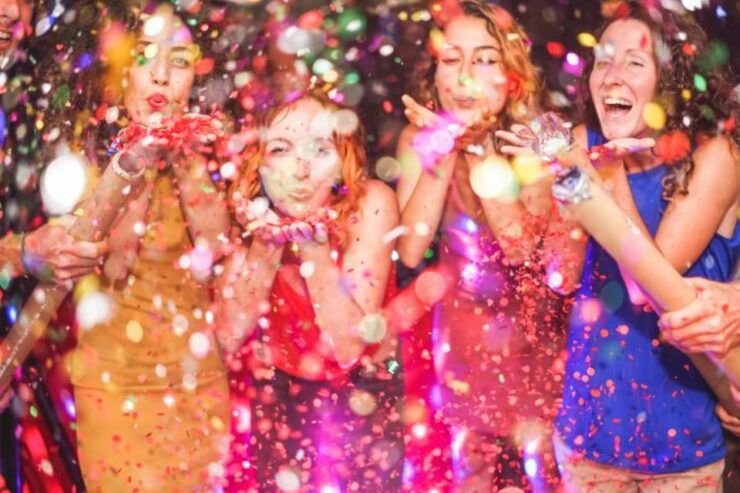 London: NYE Silver Sockeye on River Thames With Live Band - On-Board Experience