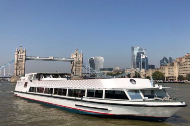 London: NYE Silver Sockeye on River Thames With Live Band - Cancellation Policy