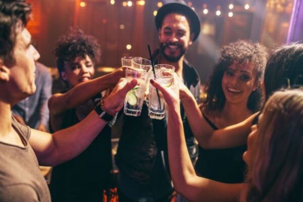 London: NYE Silver Sockeye on River Thames With Live Band - Common Questions