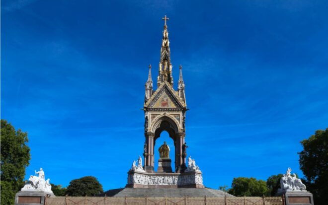 London Outdoor Escape Game: Queen & Freddie Mercury - Inclusions