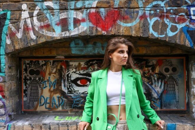 London: Private 2-Hour Photo Shoot at East End Street Art - Tour Highlights