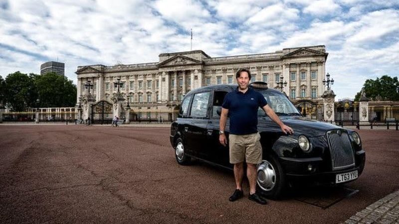 London private black cab tour with hotel pick up - At a glance