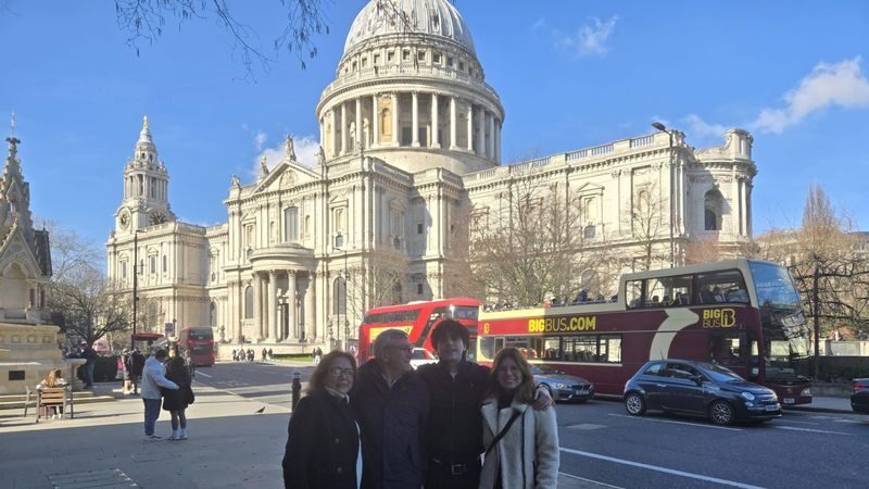 London private black cab tour with hotel pick up - A black cab makes the city part of the tour