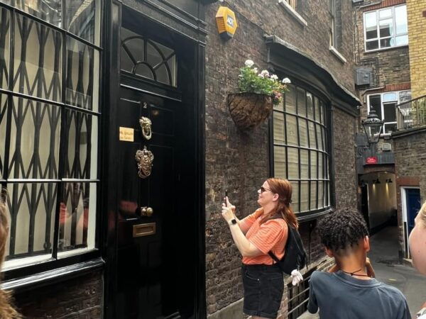 London: Private Family Harry Potter Movie Locations & Cruise - Booking Details