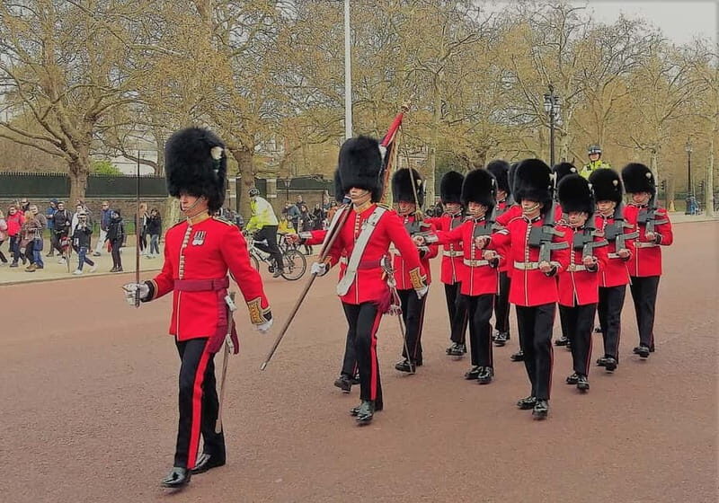 London: Private Highlights Taxi Tour - Hotel Pickup - An In-Depth Look at the London Highlights Taxi Tour