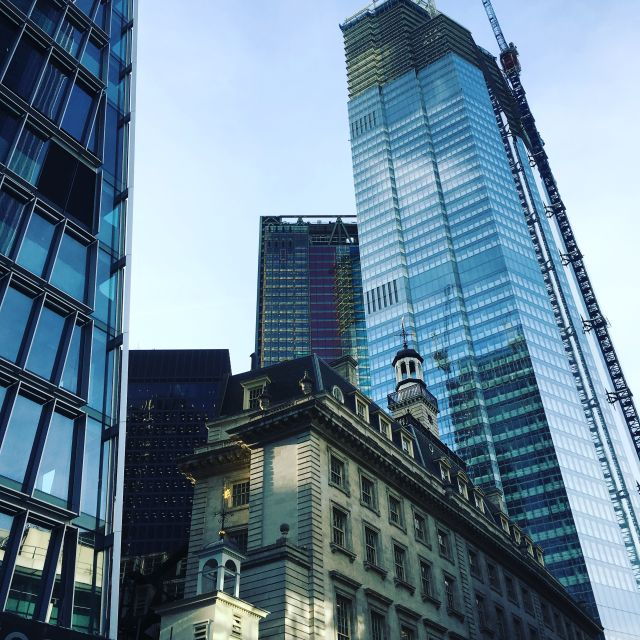 London: Private Intro Walk With a Local Guide - Guides Provide Interesting Facts and Quirky Stories