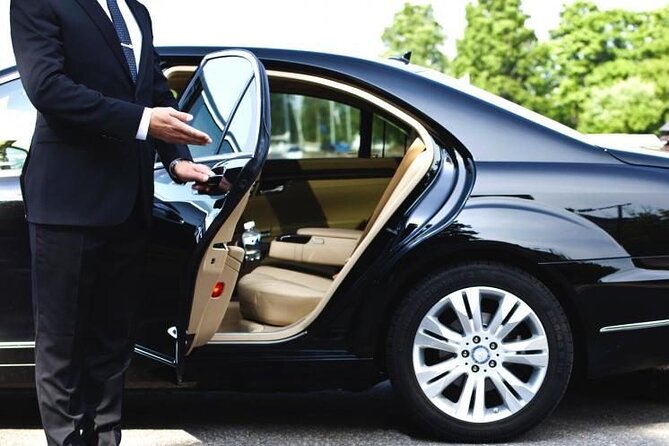 London Private Jewellery, Candles, Floristry and Fashion Tour - Pickup Logistics