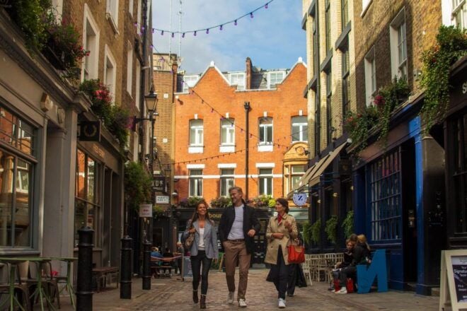 London: Private Personalized Tour With a Local Host - Indulging in Londons Food Culture