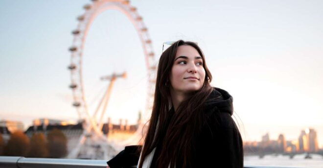 London: Private Photoshoot at London Eye and South Bank - Selecting Participants and Date