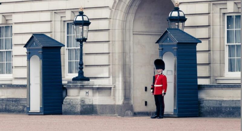 London: Private Royal Walking Tour with a Local Guide - Who is this tour for?  