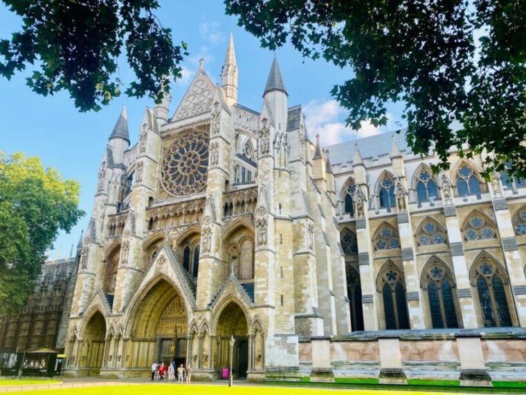 London: Private Royal Walking Tour with a Local Guide - Is This Tour Worth the Price?  
