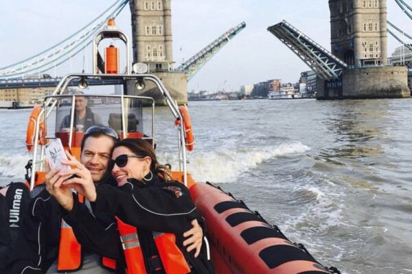 London: Private Speedboat Hire Through the Heart of the City - The Sum Up