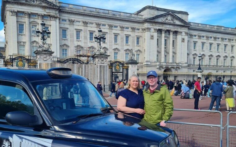 London: Private Taxi 50+ Sights Tour & Tower of London - Transportation, Timing, and Practicalities