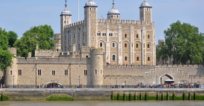 London: Private Taxi 50+ Sights Tour & Tower of London - FAQ