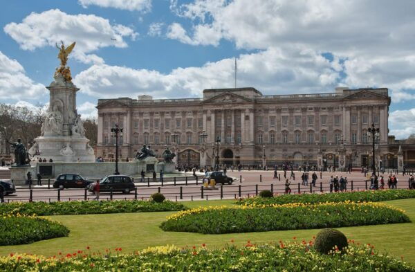 London: Private Tour "Royal Westminster" - Exploring Famous Attractions