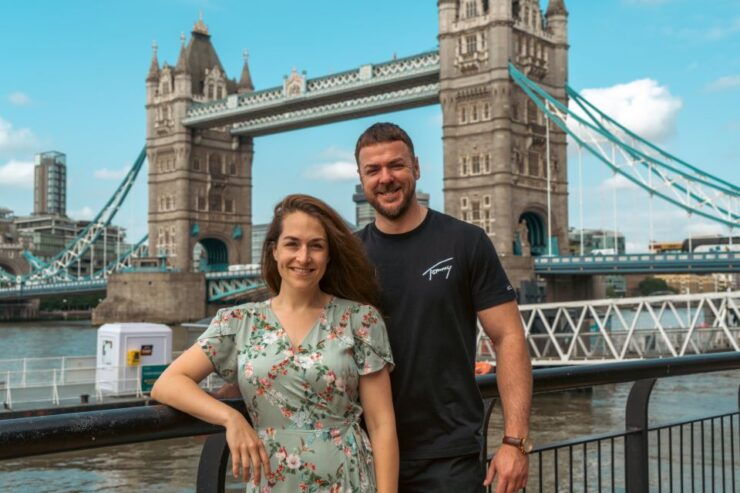London: Professional Photoshoot at Tower Bridge - Activity Details and Information