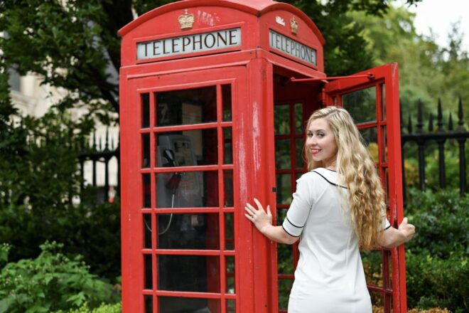 London: Professional Private Photoshoot and Edited Photos - Posing Tips and Fun Experience