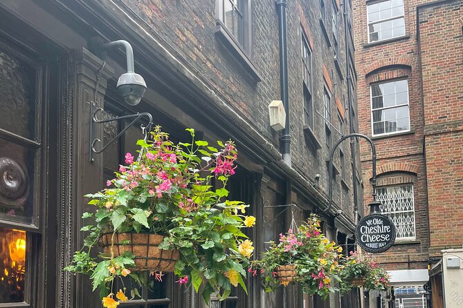 London Pub Walking Tour: Sip, Explore, and Learn Cockney Slang - Common Questions