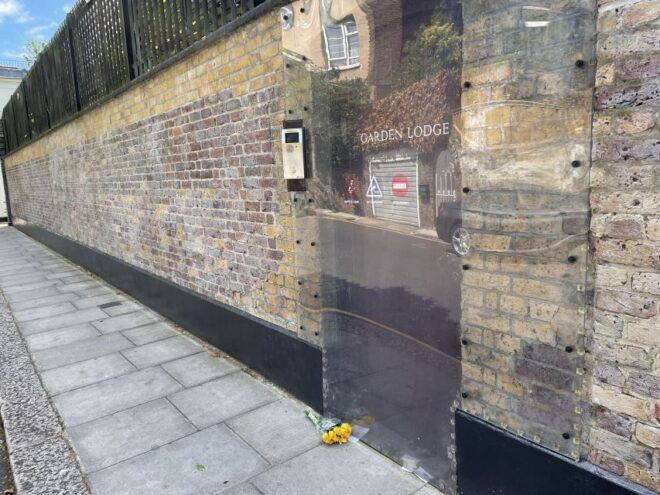 London: "Queen" Highlights Walking Tour - Reserve Now & Pay Later