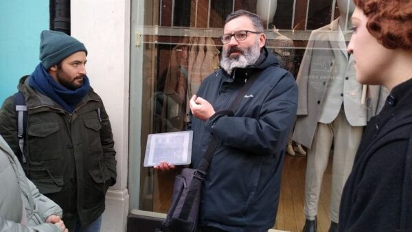 London: "Queen" Highlights Walking Tour - Directions