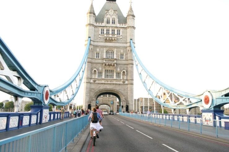 London: River Thames Evening Bike Tour With Beer Tasting - Experience and Itinerary