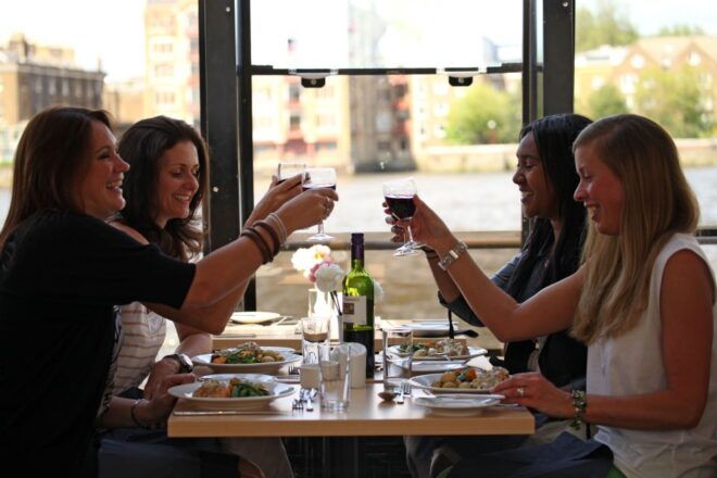 London River Thames Lunch Cruise - Dining Experience
