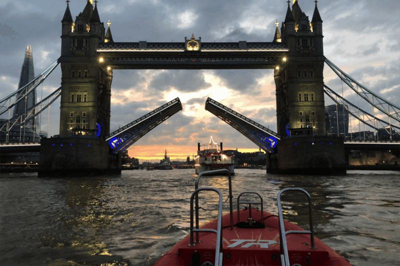 London: River Thames Sunset Speedboat Experience with Drink - Good To Know