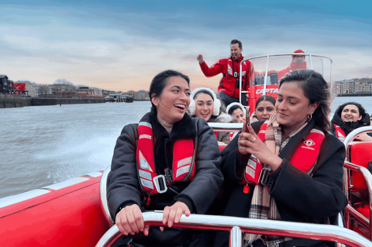 London: River Thames Sunset Speedboat Experience with Drink - FAQ