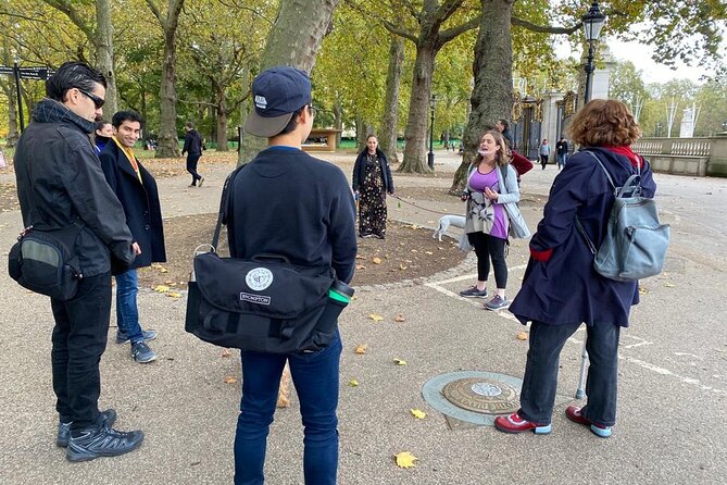 London Rogues and Rebels - Soaking up the Citys Ambiance