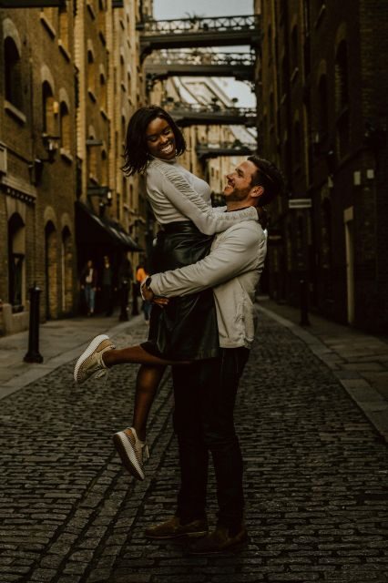 London: Romantic Photoshoot In Iconic Landmarks - Exploring the London Landmarks in Your Photoshoot