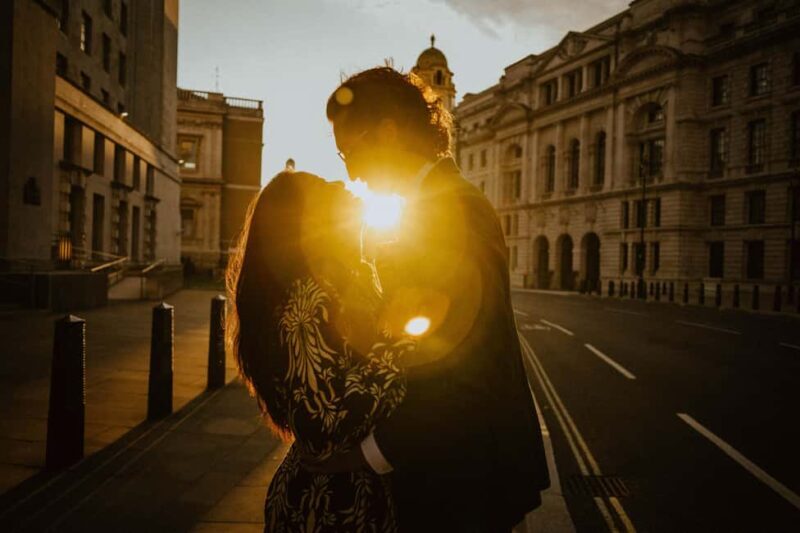 London: Romantic Photoshoot In Iconic Landmarks - Practical Details and Tips for Travelers