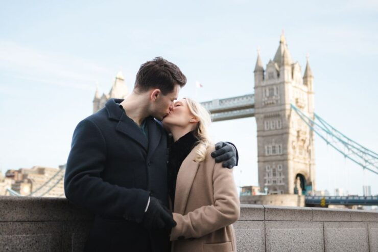 London: Romantic Professional Photoshoot For Couples - Explore Romantic Spots in London During the Shoot