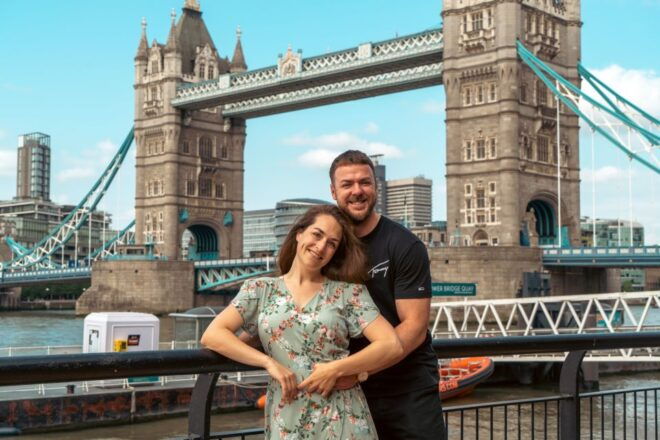 London: Romantic Professional Photoshoot For Couples - Common Questions