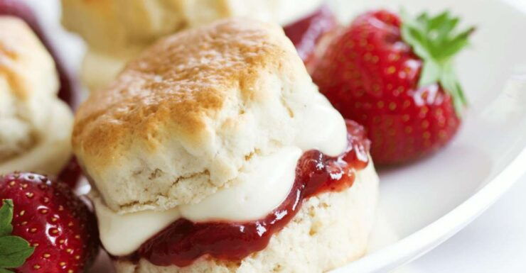 London: Royal Hampton Court Guided Tour With Afternoon Tea - Activity Details