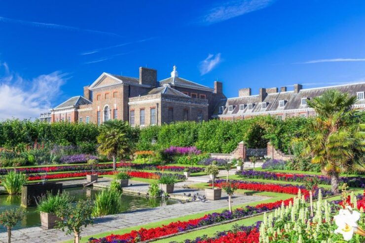 London: Royal Kensington Guided Walking Tour - Royal Kensington: Exploring the Streets