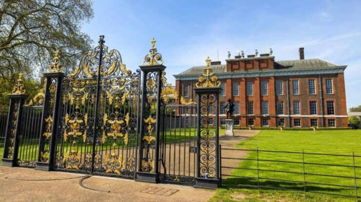 London: Royal Kensington Guided Walking Tour - Kensington Palace: A Royal Residence