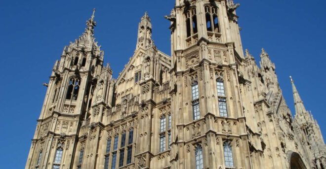 London: Royal London and Royal Palaces Walking Tour - Full Description