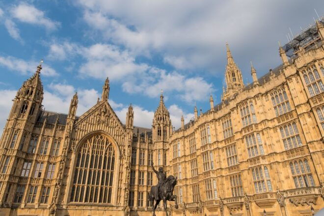 London: Royal London and Royal Palaces Walking Tour - Buckingham Palace