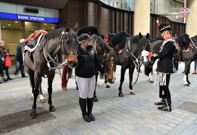 London: Royal London and Royal Palaces Walking Tour - Other Royal Palaces and Landmarks